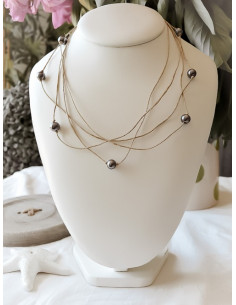 Collier en lin et perles...