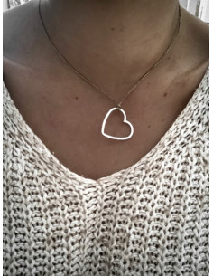 Collier en lin avec medaillon coeur vide fin acier argent fantaisie marque nature et lin bijoux fait main