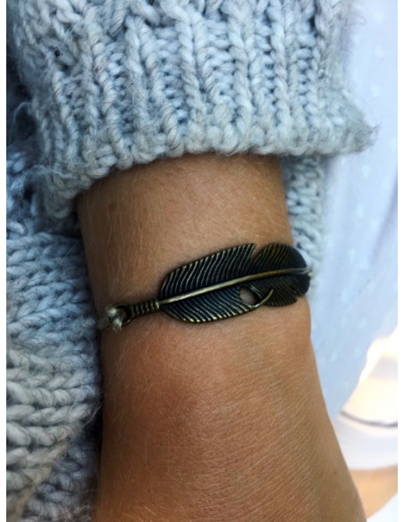 Bracelet en lin avec plume en acier boheme bronze antique acier fantaisie marque nature et lin bijoux