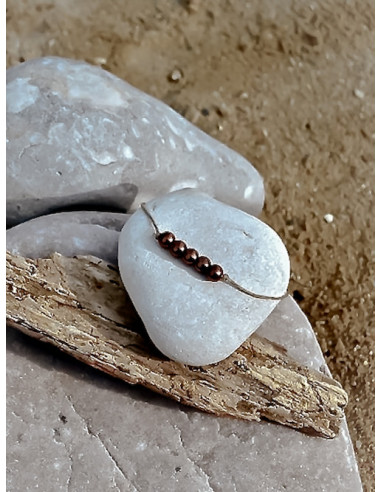 Bracelet barre en lin et perles nacrées marrons foncées