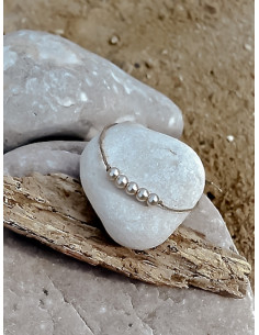 Bracelet en lin et perles...