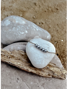 Bracelet en lin et perles...