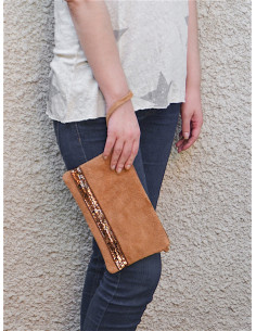 Pochette cuir camel pour femme avec liseré sequin pochette chic camel en croute de cuir daim style bohème