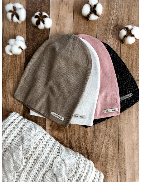 Bonnet femme taupe avec fil brillant metallique argenté pailleté