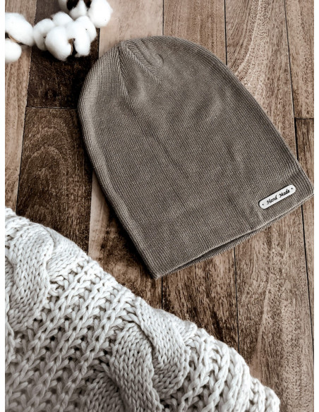 Bonnet femme taupe avec fil brillant metallique argenté pailleté