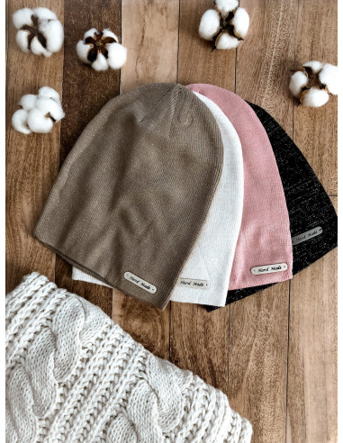 Bonnet femme noir avec fil brillant metalique argenté pailleté