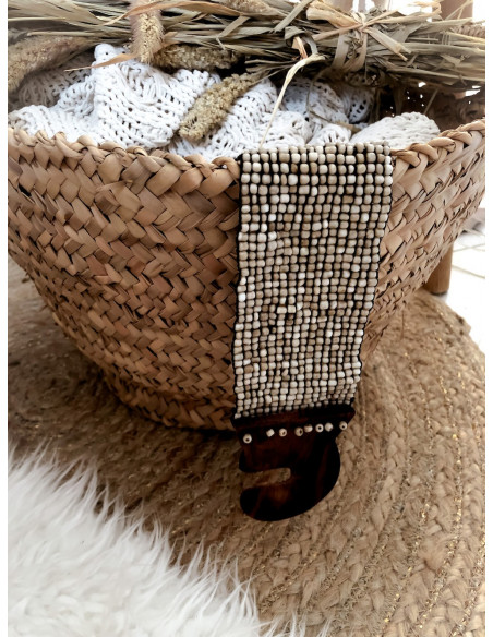 CEINTURE LARGE ELASTIQUE EN PERLE NATURELLE BEIGE ET BOUCLE EN BOIS FONCÉ