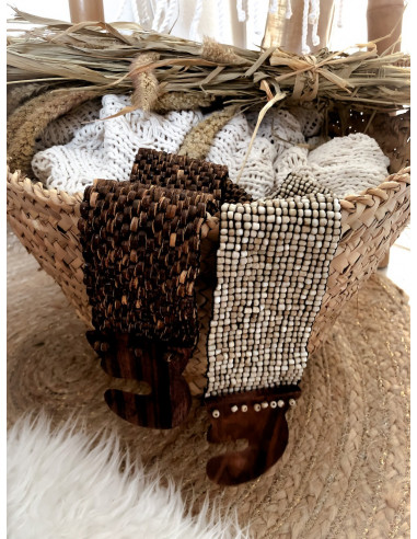CEINTURE LARGE ELASTIQUE EN PERLE NATURELLE BEIGE ET BOUCLE EN BOIS FONCÉ