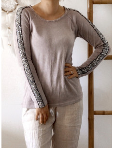 Pull femme en maille de coton col rond vieux rose pull pur coton fin bandes latérales sur les manches pailletées argentées 2