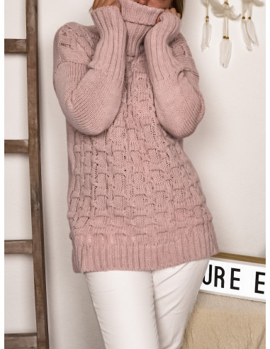 Pull femme avec laine et alpaga col roulé, pull rose pale poudré maille carrée made in italy fente superposition Pull femme avec laine et alpaga col roulé, pull rose pale poudré maille carrée made in italy fente superposition