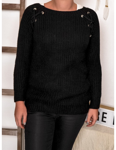 PULL FEMME CHAUD AVEC LAINE ET MOHAIR PULL NOIR HIVER DETAIL OEILLET ET LACET MADE IN ITALY