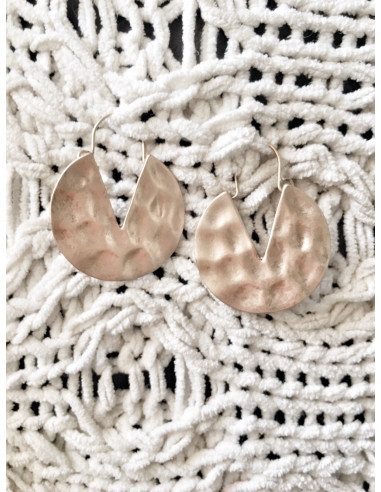 Boucles d'oreilles fantaisie créoles plaque ronde martelée pendante or bohème dorée