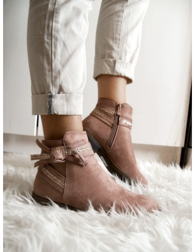 Bottines chelsea vieux rose femme suédine effet daim détail ruban pailleté petit talon plate Bottines chelsea vieux rose femme suédine effet daim détail ruban pailleté petit talon plate