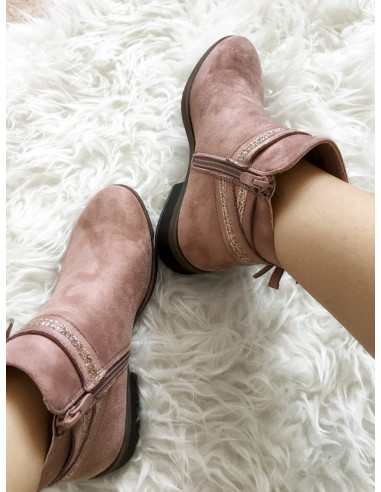 Bottines chelsea vieux rose femme suédine effet daim détail ruban pailleté petit talon plate Bottines chelsea vieux rose femme suédine effet daim détail ruban pailleté petit talon plate