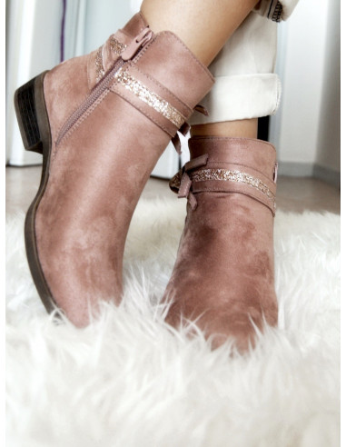 Bottines chelsea vieux rose femme suédine effet daim détail ruban pailleté petit talon plate Bottines chelsea vieux rose femme suédine effet daim détail ruban pailleté petit talon plate