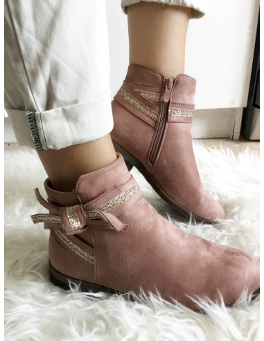 Bottines chelsea vieux rose femme suédine effet daim détail ruban pailleté petit talon plate Bottines chelsea vieux rose femme suédine effet daim détail ruban pailleté petit talon plate