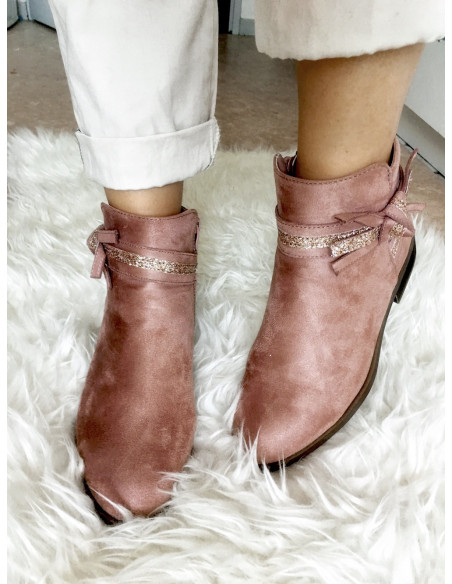 Bottines chelsea vieux rose femme suédine effet daim détail ruban pailleté petit talon plate Bottines chelsea vieux rose femme suédine effet daim détail ruban pailleté petit talon plate