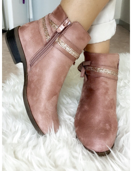 Bottines chelsea vieux rose femme suédine effet daim détail ruban pailleté petit talon plate Bottines chelsea vieux rose femme suédine effet daim détail ruban pailleté petit talon plate