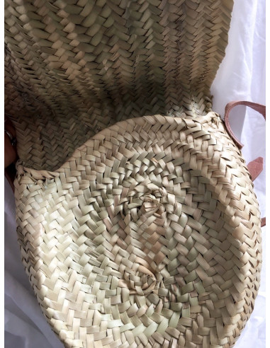 Panier rond osier paille style bohème panier sac bandoulière motif tete de buffle peinte etoile sangle reglable cuir bali