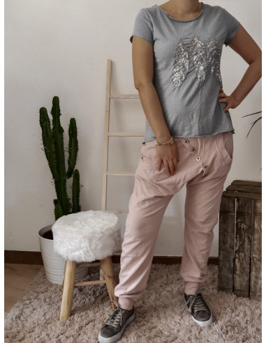 Pantalon de jogging pour femme en coton rose pale poudré coupe sarouel avec bouton survêtement chic made in italy