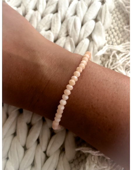 Bracelet élastique avec perle rose poudré - Style bohème chic | Bracelet polyvalent pour une touche délicate