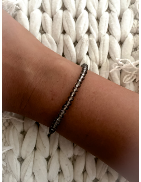 Bracelet élastique avec perles grises transparentes - Style bohème chic | Bijou polyvalent pour une allure élégante Bracelet élastique avec perles grises transparentes - Style bohème chic | Bijou polyvalent pour une allure élégante
