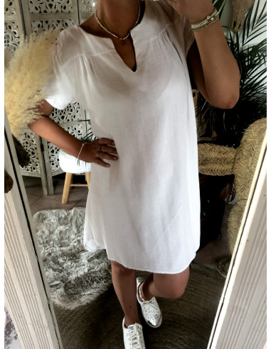 Robe en lin et coton ample blanche : Confort, style casual chic et qualité made in Italy