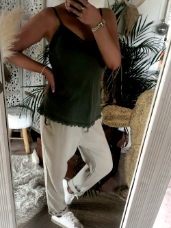 Top kaki : lin et coton, bretelles fines, matière naturelle 2