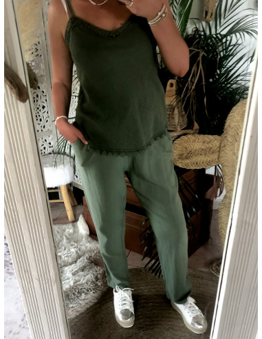 Top kaki : lin et coton, bretelles fines, matière naturelle