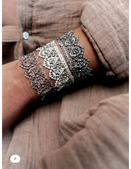 Bracelet Dentelle Macramé Kaki | Strass Anthracite | Fermeture Mousqueton et Chainette | Accessoire de Style Unique