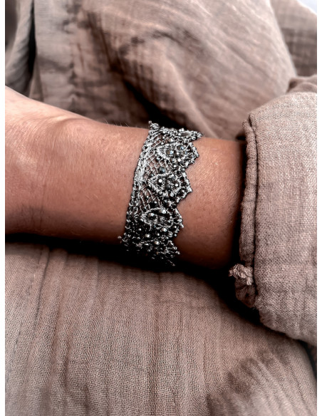 Bracelet Dentelle Macramé Kaki | Strass Anthracite | Fermeture Mousqueton et Chainette | Accessoire de Style Unique