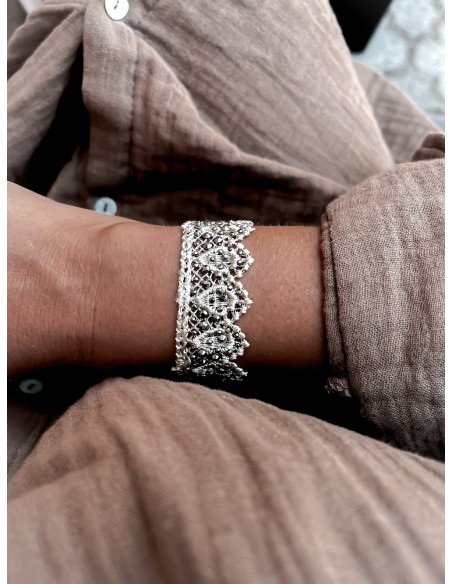 Bracelet Dentelle Macramé Beige | Strass Anthracite | Fermeture Mousqueton et Chainette | Accessoire de Style Élégant