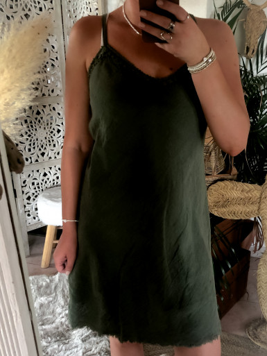 Robe Mi-Longue Kaki en Lin et Coton : Style Bohème Chic pour un Été Tendance