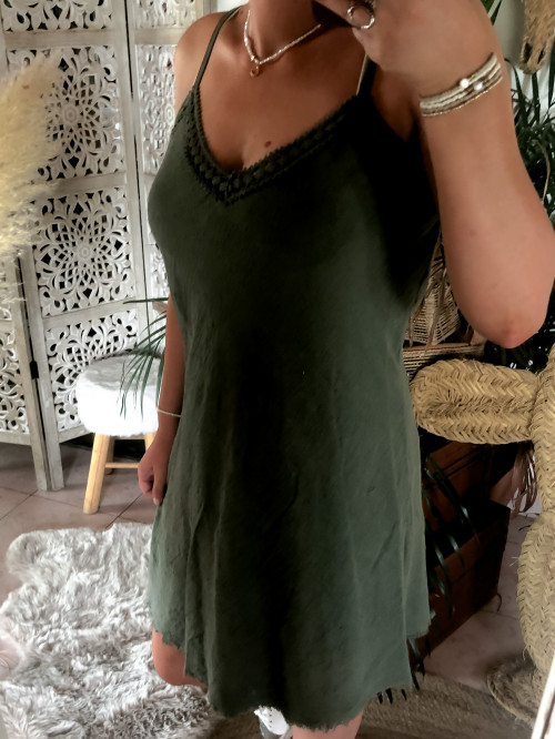 Robe Mi-Longue Kaki en Lin et Coton : Style Bohème Chic pour un Été Tendance