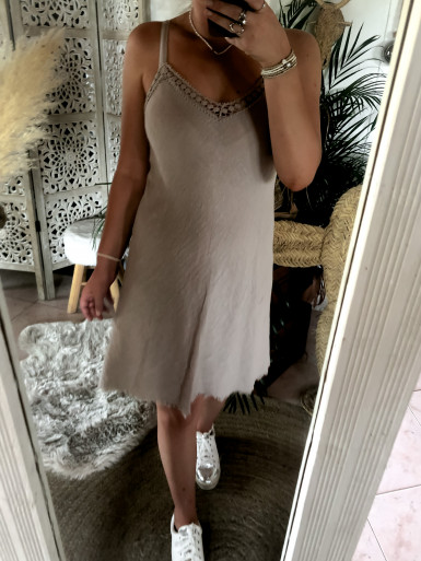 Robe mi-longue en Lin et Coton beige : Style Bohème Chic pour un Look Casual Élégant
