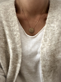 Collier plaqué or THEO femme chaine et pendentif MÉDAILLE MARTELÉE bijoux plaqué or tendance femme