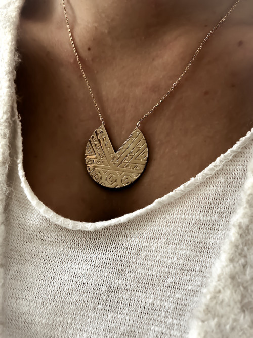 Collier plaqué or INKA femme chaine et pendentif medaille gravure motif azteque bijoux plaqué or tendance femme