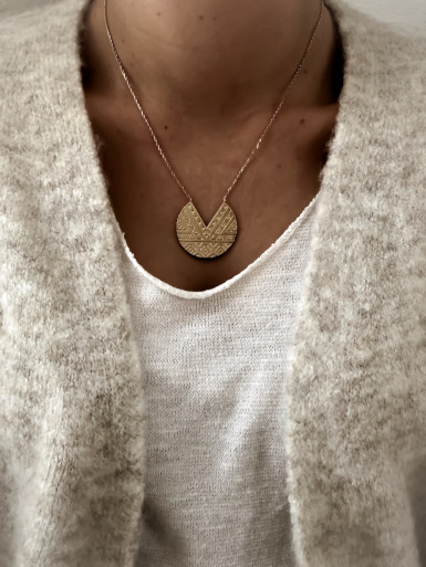 Collier plaqué or INKA femme chaine et pendentif medaille gravure motif azteque bijoux plaqué or tendance femme