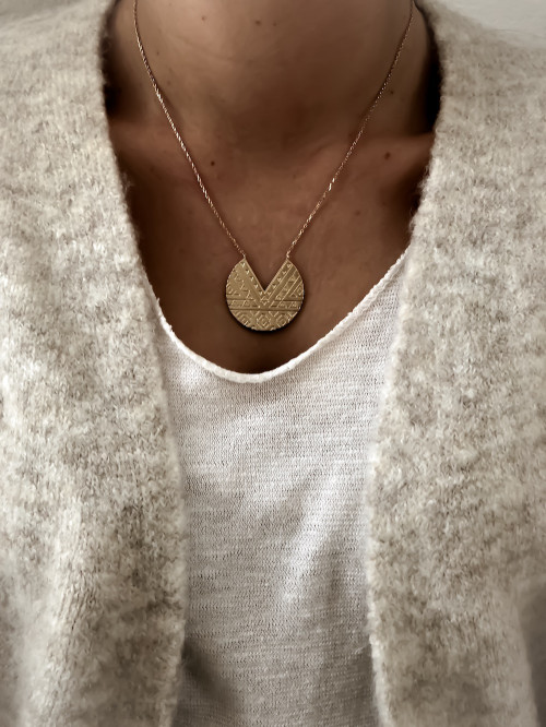 Collier plaqué or INKA femme chaine et pendentif medaille gravure motif azteque bijoux plaqué or tendance femme