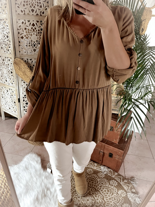 Détail de la blouse tunique femme taupe - bas volanté dentelé