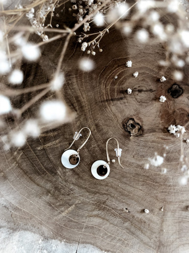 Boucles d'oreilles pendantes plaqué or OCÉANE double pampilles nacre bijoux plaqué or tendance