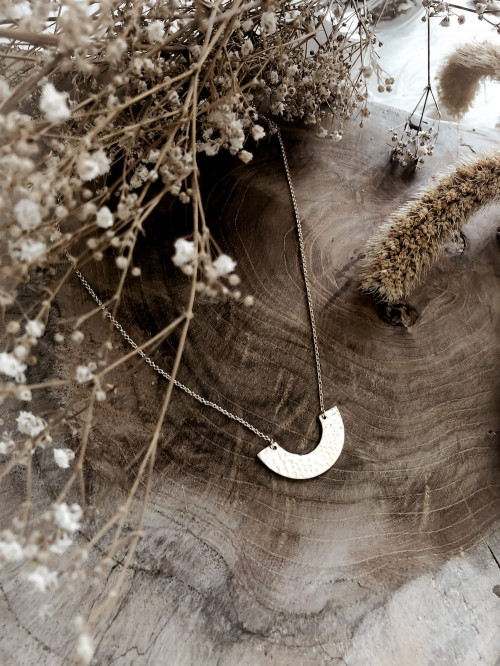 Collier plaqué or ZELI femme chaine et PENDENTIF DEMI CERCLE MARTELÉ bijoux plaqué or tendance femme