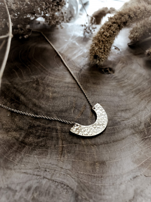 Collier plaqué or ZELI femme chaine et PENDENTIF DEMI CERCLE MARTELÉ bijoux plaqué or tendance femme