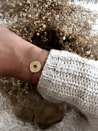 Bracelet plaqué or mercure chaine et plaque ronde martelé
