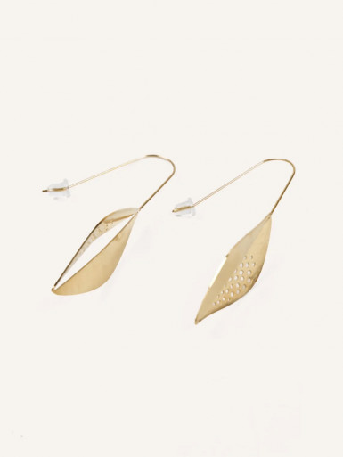 Boucles d'oreilles old money dorées en acier inoxydable longue feuille pliée