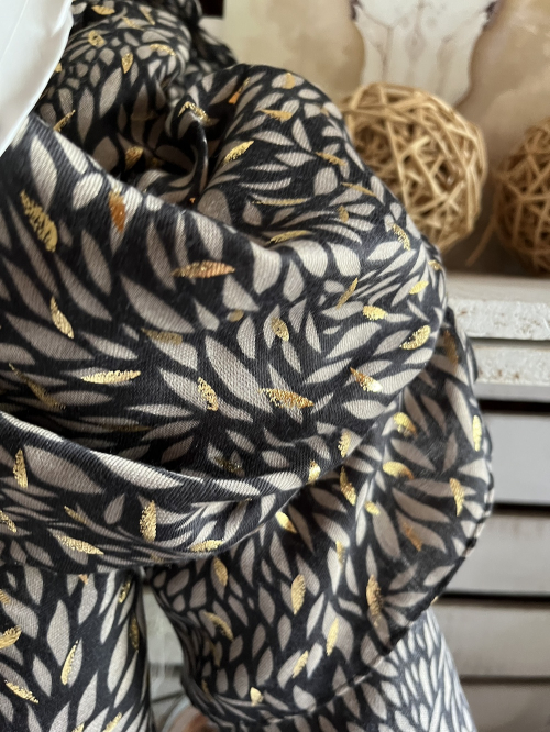 Zoom grand foulard fluide détail doré taupe et noir