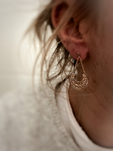 Bijoux plaqué or femme pas cher boucles d'oreilles pendantes savoyardes.